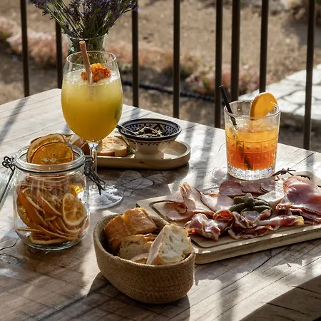 拉丁酒店 4* Lama