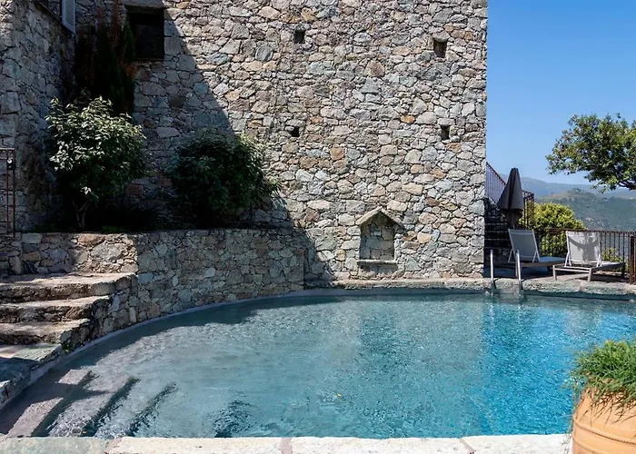 オテル ケース ラタン 4* Lama