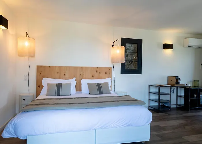 オテル ケース ラタン Lama