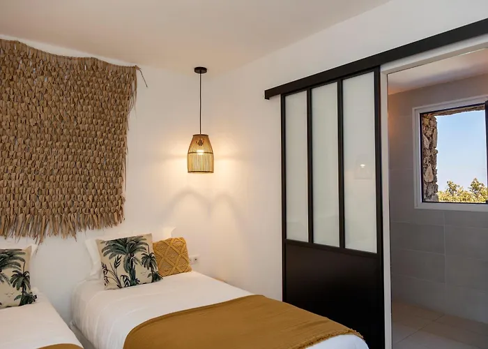 オテル ケース ラタン 4*