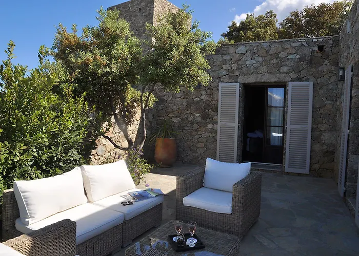 オテル ケース ラタン 4* Lama