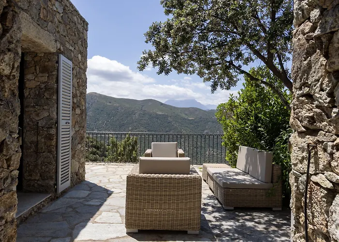 オテル ケース ラタン 4*